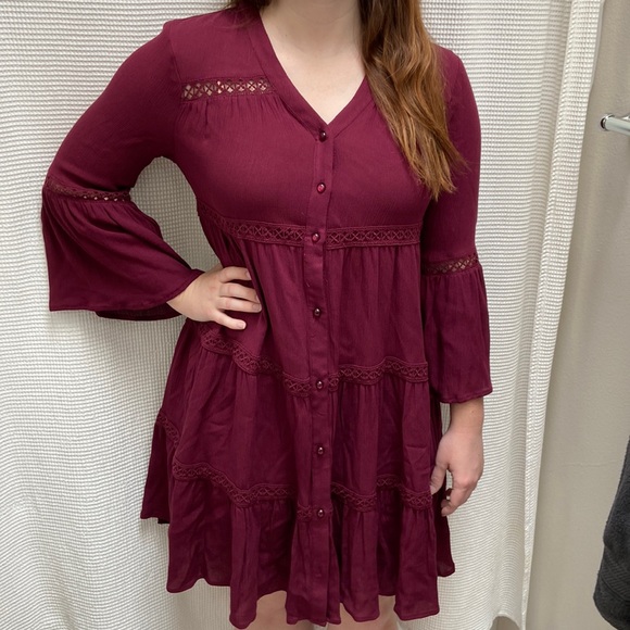 Knox Rose Dresses & Skirts - NWT Women’s Knox Rose Bohemian wine red flowy long-sleeved dress. Size small.